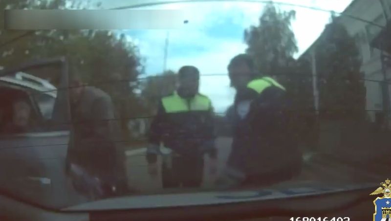 В Пятигорске автоинспекторы помогли пенсионерке быстро добраться до больницы