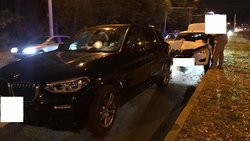 Начинающий водитель легковушки врезался в кроссовер на юге Ставрополя