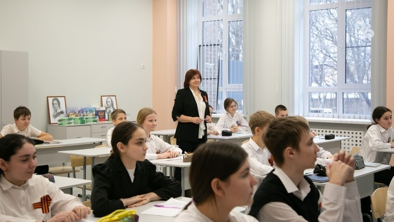 Ставрополье поддерживает учителей и привлекает молодёжь в школы