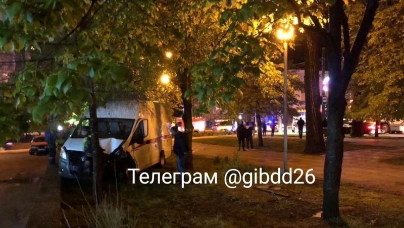 Массовое ДТП с автомобилем скорой помощи произошло в Ставрополе