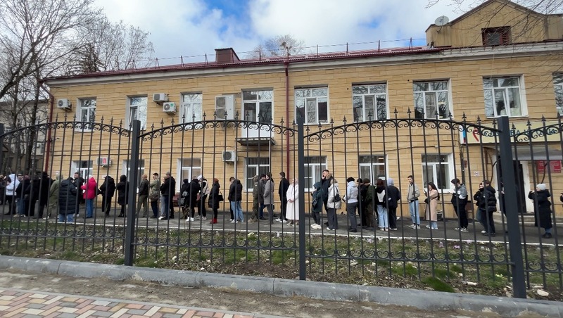 Свыше сотни ставропольцев пришли сдавать кровь для пострадавших в теракте 