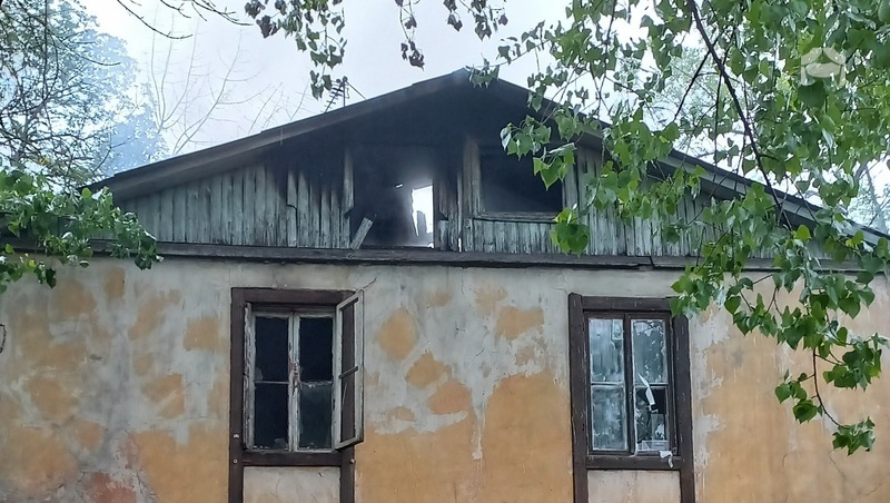 Заброшенное строение горит в Пятигорске