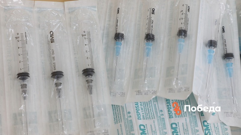 Почти 2,4 тысячи ставропольцев привились от коронавируса за сутки