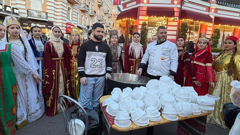 На Фестивале хлеба в Кисловодске раздали более 5 тыс. порций каши