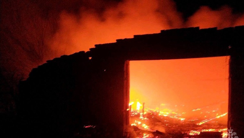 Свиноводческая ферма сгорела в Кировском округе