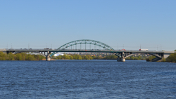 Чеченец помог спасти девушек, упавших на машине каршеринга в Москву-реку