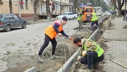 В Пятигорске начали ремонтировать ведущую к центру курорта улицу Октябрьскую