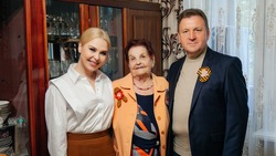 Певица Пелагея поздравила с наступающим Днём Победы ветерана Великой Отечественной