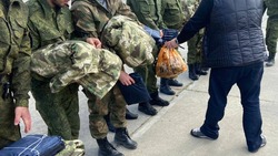 Спальники и рации передали мобилизованным ставропольцам по поручению губернатора Владимирова