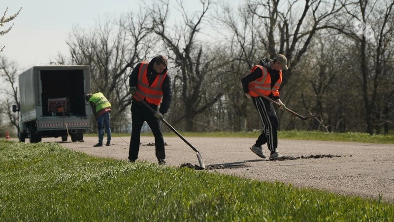 «Хотим успеть к 1 сентября»: в Новоселицком округе модернизируют мосты и начали ямочный ремонт дорог