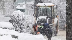 Спецтехника на дорогах в Ставрополе будет расчищать снег круглосуточно