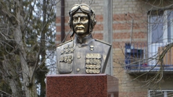 Памятник Герою Советского Союза Петру Однобокову открыли в сквере Георгиевска