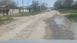 Житель Нефтекумска пожаловался на отсутствие ремонта городских дорог