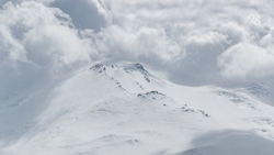 Тело погибшего альпиниста спустили со склона горы Джанги-Тау