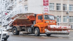 На заснеженных дорогах Ставрополя работает свыше 60 единиц техники