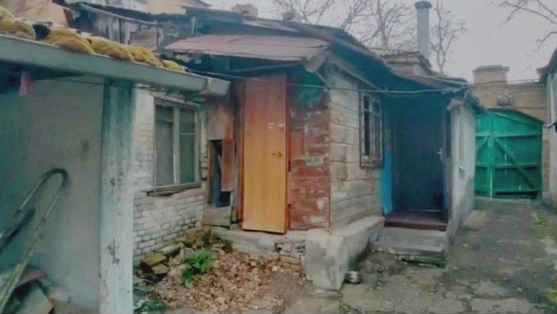 Прокуратура требует привести в порядок заброшенную квартиру в Пятигорске