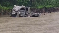 В Северной Осетии спасатели вызволили из водяной ловушки троих человек
