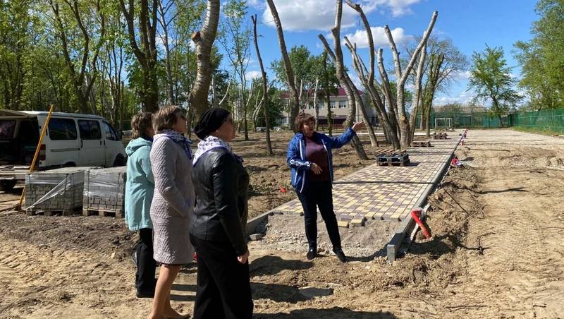Партдесант проверил обновление парка и строительство спортзала на Ставрополье