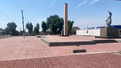 В станице Кировского округа проходит второй этап обновления памятника ВОВ