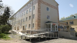 Построенное более полувека назад здание больницы на Ставрополье отремонтируют к августу 2022 года 