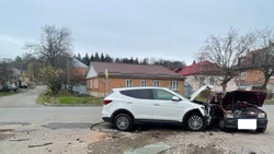 Пенсионер за рулём «Оки» получил перелом рёбер из-за ДТП в Пятигорске