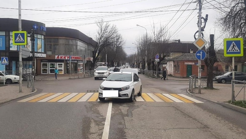Водитель-нарушитель сбил пенсионерку на пешеходном переходе в Ессентуках