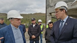 Сенатор Анатолий Артамонов проверил ход строительства соцобъектов в Кисловодске