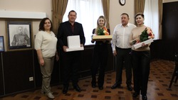 Ставропольский депутат, участвующий в СВО, подарил студентке из Минвод ноутбук