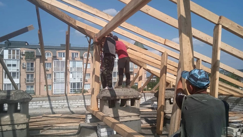 На Ставрополье начали капремонт пяти многоэтажек 1970-х годов постройки