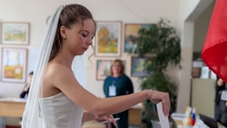 Молодожёны из ЗАГСа пришли на избирательный участок в Ессентуках 