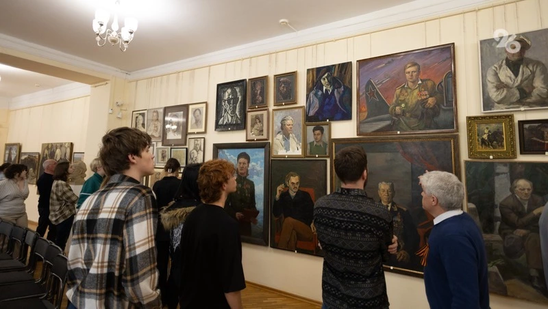 «Написаны по велению сердца»: в Ставрополе открылась выставка «Победа! Одна на всех!»