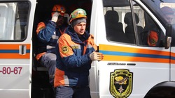 Ставропольские спасатели помогли замерзавшему в степи фермеру с травмой ноги