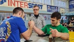 Команды девяти образовательных учреждений Пятигорска сразились в армрестлинге