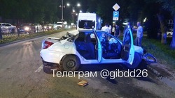 Водитель сломал позвоночник и получил контузию в аварии в Пятигорске