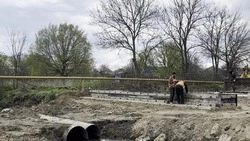 В Новоселицком округе продолжается капремонт речного моста Сиушкин