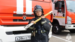 Мальчика, приносившего воду пожарным в Ставрополе, наградили экскурсией в МЧС