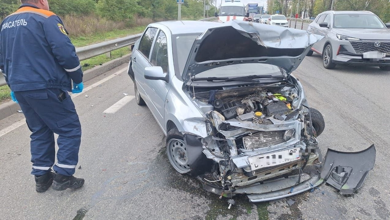 В Минераловодском округе в ДТП с КамАЗом пострадала пассажирка легковушки