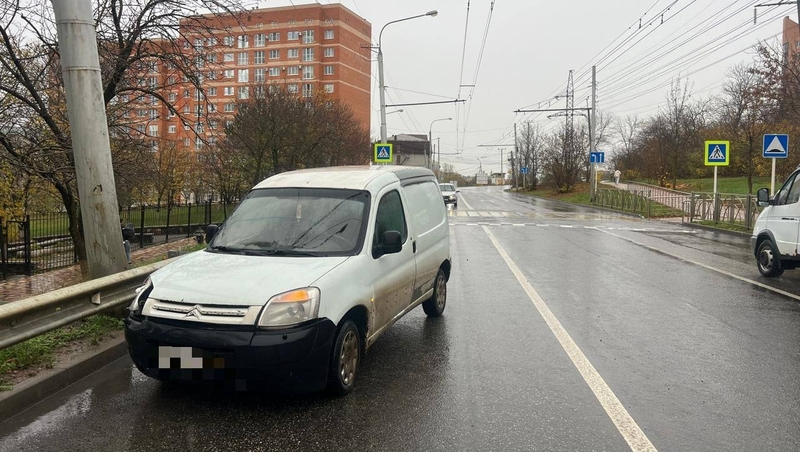 В Ставрополе пенсионер на иномарке сбил девушку-пешехода на зебре