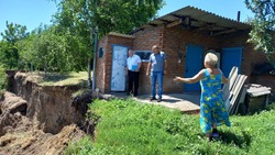 Жительницу дома в станице Ставрополья могут переселить из-за обрушения берега реки Егорлык