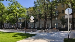 Плитку снова начали менять на проспекте Октябрьской Революции в Ставрополе