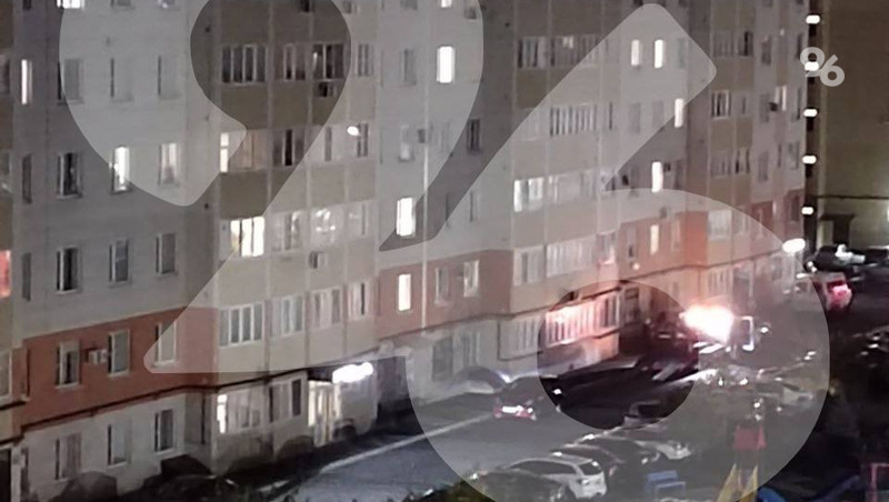 Человек выпал из окна многоэтажки в Ставрополе