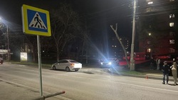 Водитель зацепил пешехода боковым зеркалом в Ессентуках