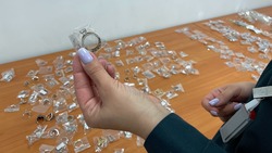 Более 500 серебряных украшений пыталась нелегально пронести авиапассажирка в Минводах