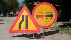  «Убитую» большегрузами дорогу отремонтируют в Ессентуках после жалобы горожанки
