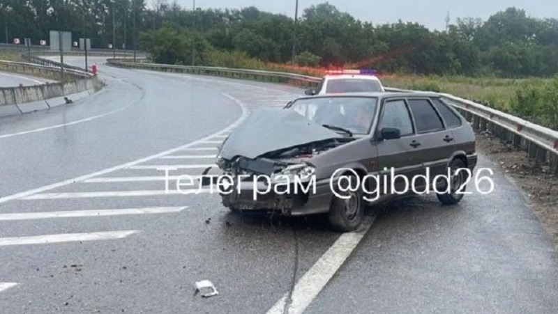 В ДТП около Невинномысска пострадала пассажирка легковушки