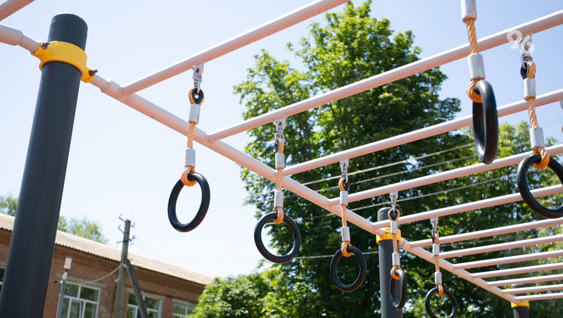 8-летний мальчик из Владикавказа попал в Книгу рекордов России, присев 100 раз