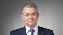Губернатор Владимир Владимиров поздравил ставропольчанок с 8 марта