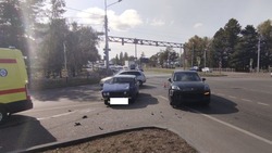Злостный лихач на Porsche протаранил отечественную легковушку на севере Ставрополя