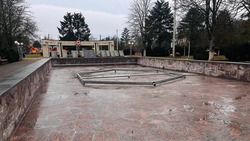 В селе на Ставрополье спустя шесть лет отремонтировали чашу фонтана на площади 