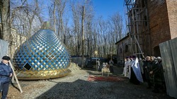 Купол храма при краевой больнице освятили в Ставрополе